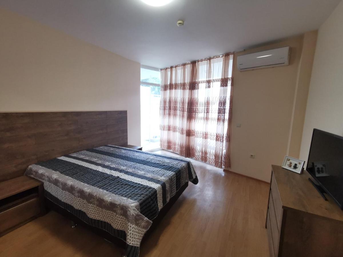 Къмпинг Градина - Апартамент С Две Спални В К-С Черноморска Звезда Apartment Chernomorets Exterior photo
